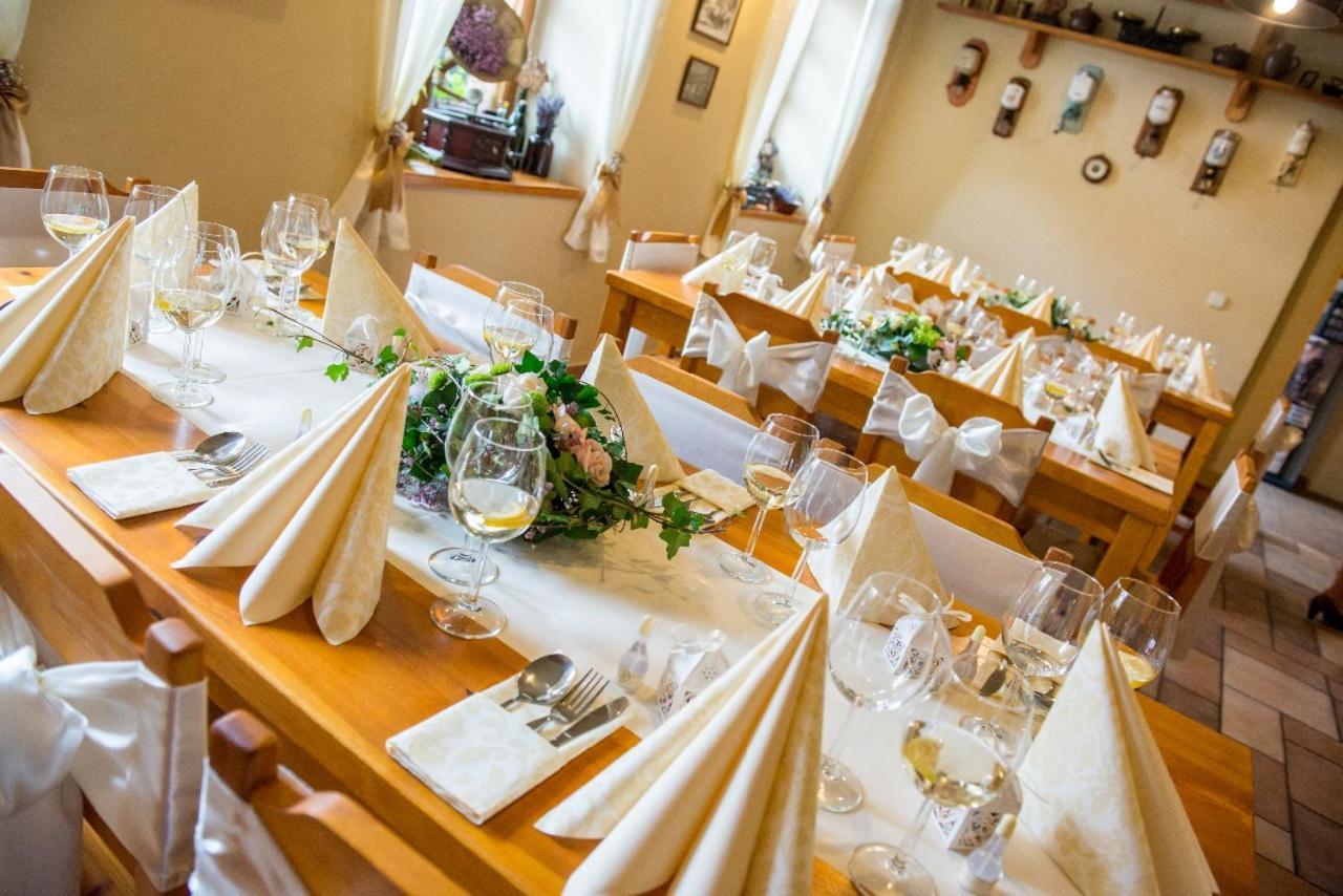 Penzion Restaurace U Helferu Libun Luaran gambar