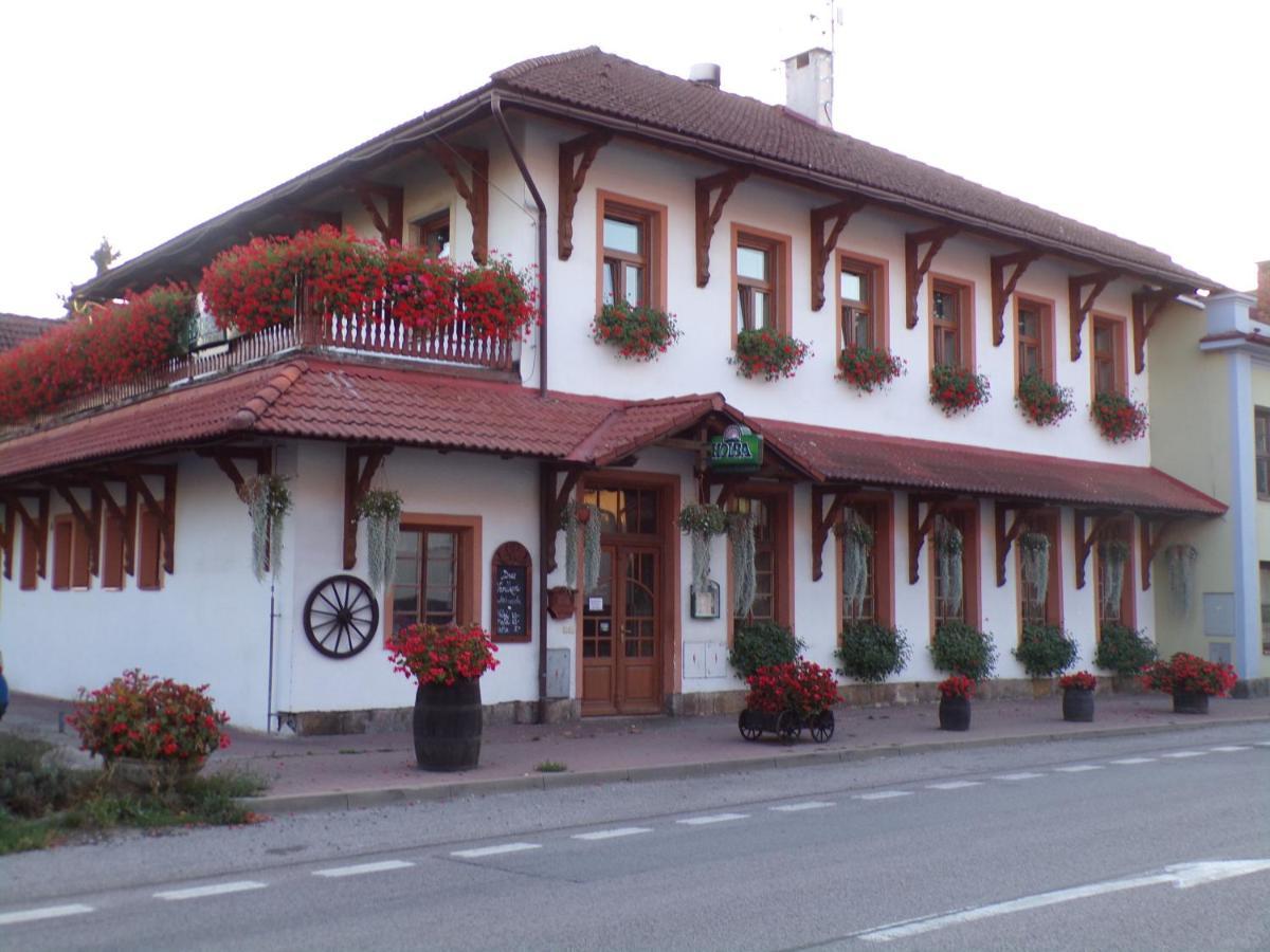 Penzion Restaurace U Helferu Libun Luaran gambar