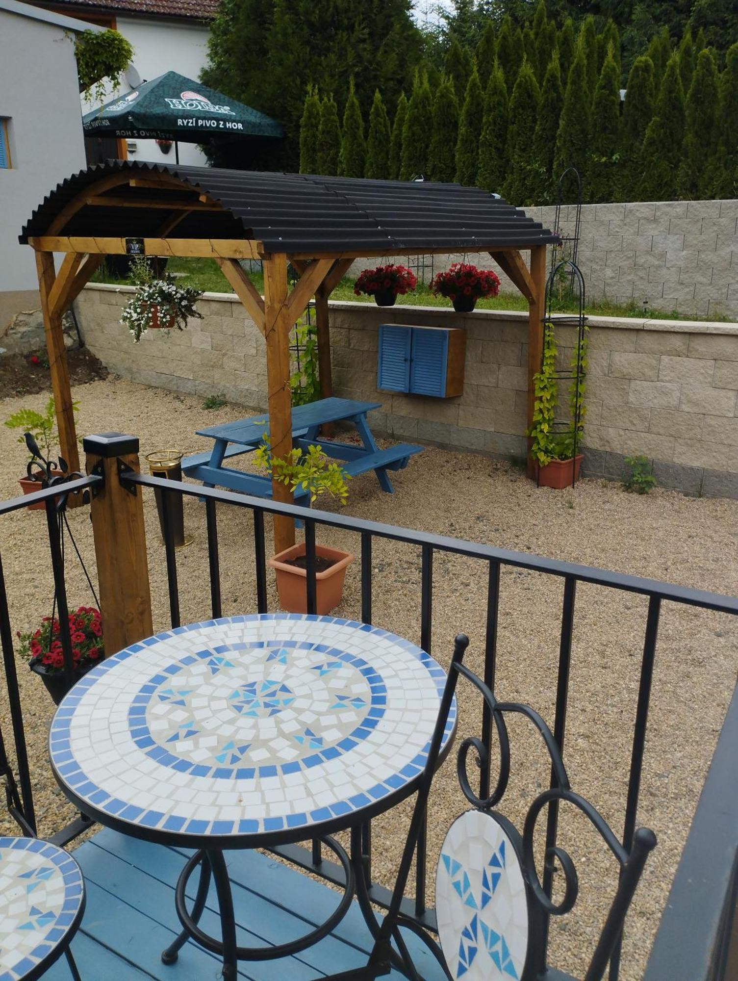 Penzion Restaurace U Helferu Libun Luaran gambar